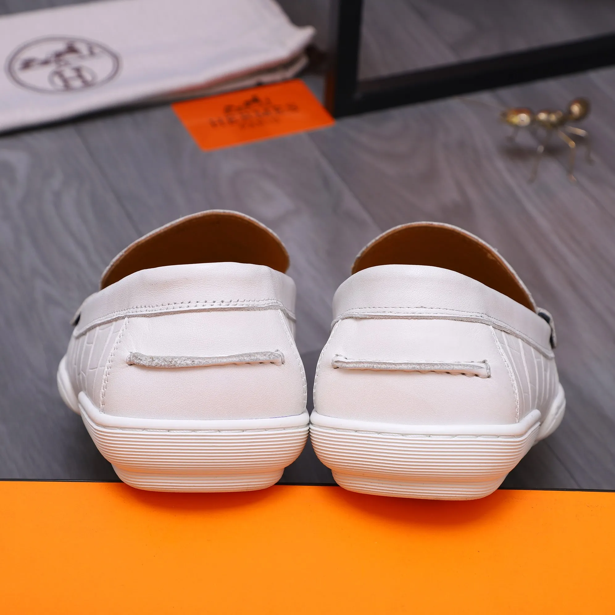 Men's shoes 💰500 Product trademark: HERMES "Hermes" casual slip-on leather shoes Regular size: 38-46 (45.46 custom-made, non-returnable) Product materials: Selected high-quality stone grain cowhide upper, cowhide lining, original outsole